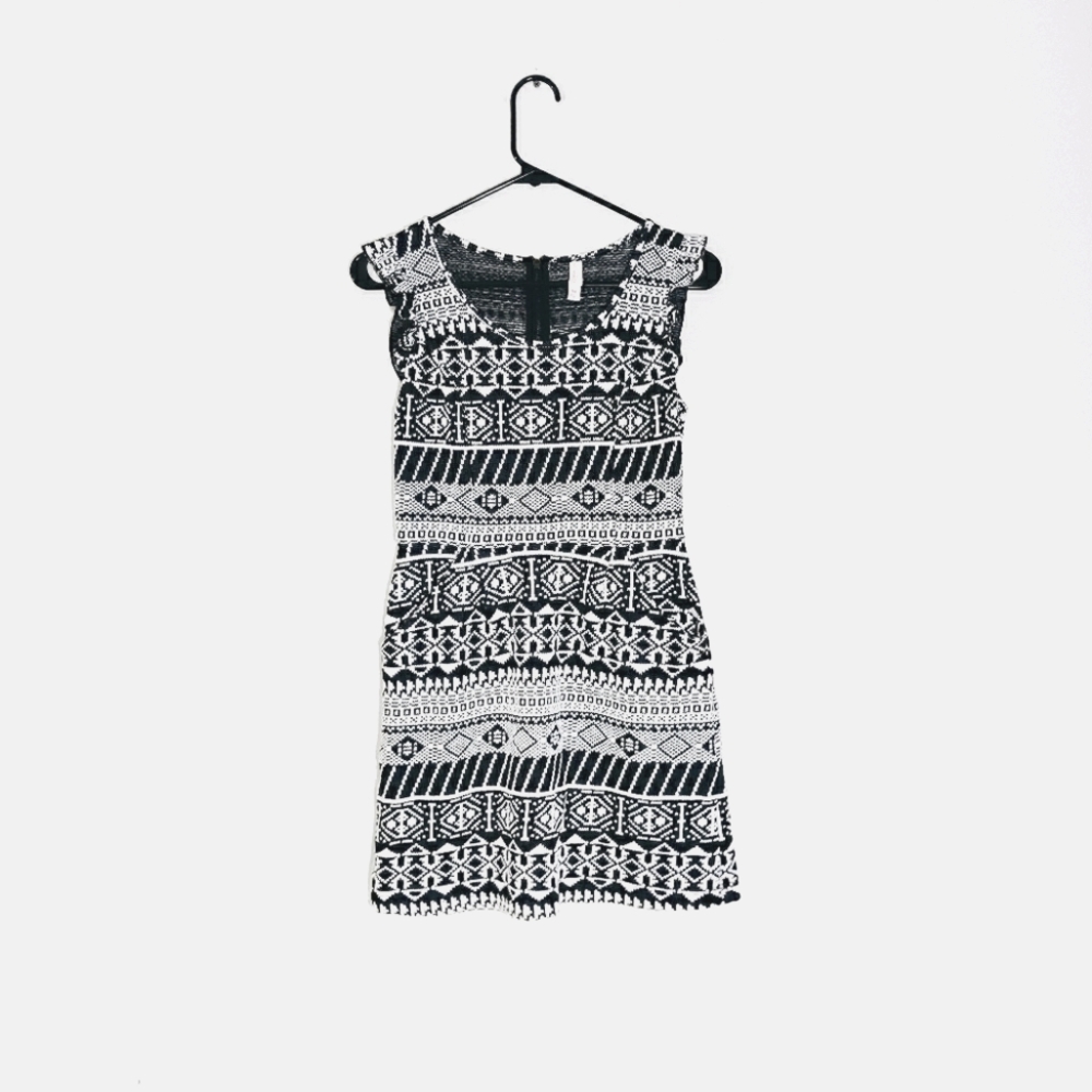 ⭐Xhilaration | Women's Scandi Pattern Mini Dress